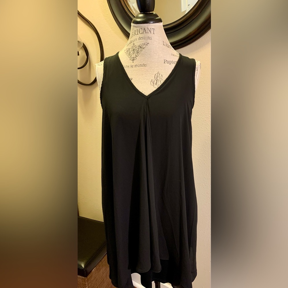 NWT CASUAL COUTURE BY GREEN ENVELOPE TUNIC TOP. DRAPES BEAUTIFULLY.❤️LT & COOL❤️